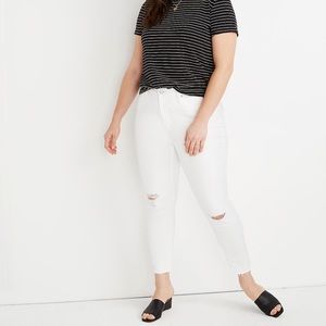 Petite 9" Mid-Rise Skinny Crop Boyfriend Jeans in Pure White: Knee-Rip Edition